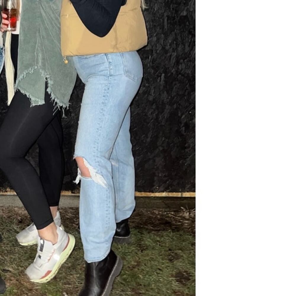 Abercrombie and Fitch ultra high-rise 90 Straight jeans 8
